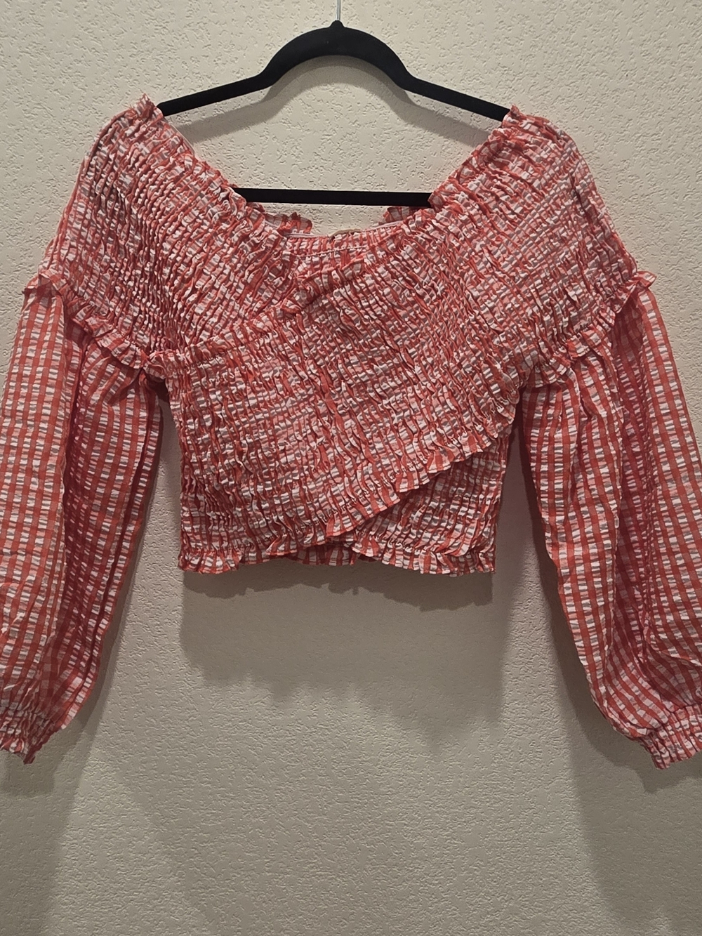 New CIien Smocked Off-Shoulder Crop Top in Red And White